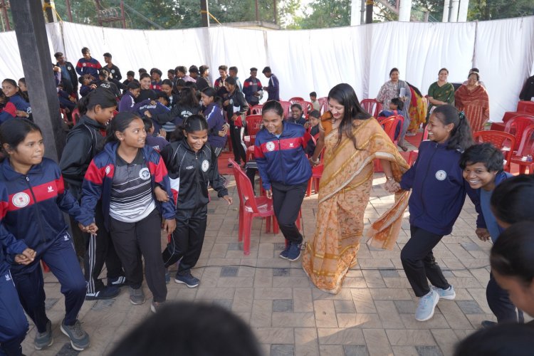 डॉ. वर्णिका शर्मा ने खेल अकादमी के बच्चों से किया सीधा संवाद - खेल व्यवस्था सुधारने के कड़े निर्देश दिये - डॉ. वर्णिका शर्मा