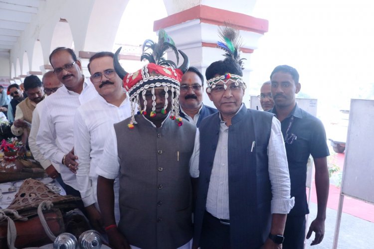 रती आबा बिरसा मुंडा की 150वीं जयंती को जनजातीय गौरव दिवस के रूप में मनाया गया जिला स्तरीय कार्यक्रम में राजस्व मंत्री श्री वर्मा हुए शामिल