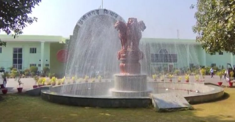 छत्तीसगढ़ विधानसभा सदन की कार्यवाही शुरू, पुराने भवन में दिवंगत नेताओं को दी गई श्रद्धांजलि