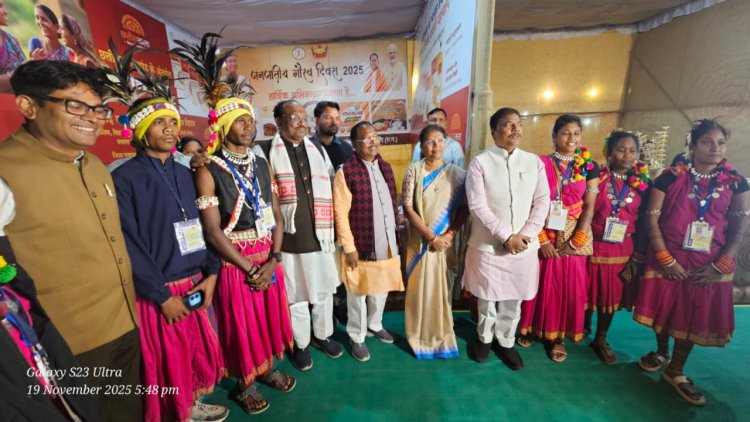 जनजातीय गौरव दिवस 2025 : राष्ट्रपति श्रीमती द्रौपदी मुर्मू ने जशक्राफ्ट के उत्पादों की सराहना