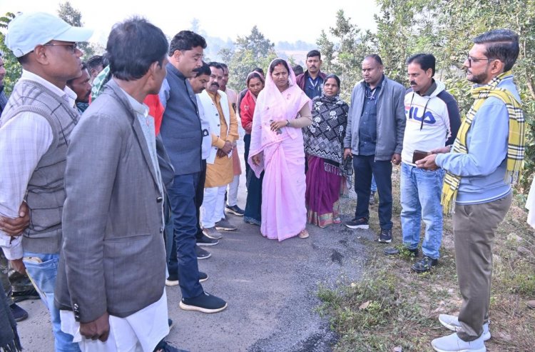 मंत्री श्रीमती लक्ष्मी राजवाड़े ने ओड़गी में सड़क एवं पुलिया निर्माण का किया औचक निरीक्षण