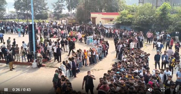 भारत–साउथ अफ्रीका मैच की टिकट के लिए उमड़ी भीड़, स्टेडियम के बाहर सुबह 4 बजे से ही लगी लंबी कतारें