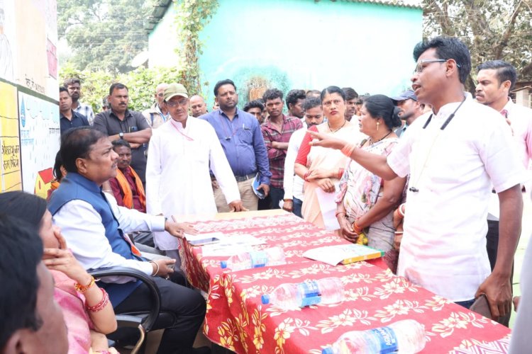  वनमंत्री केदार कश्यप ने ग्रामीणों को किया जागरूक