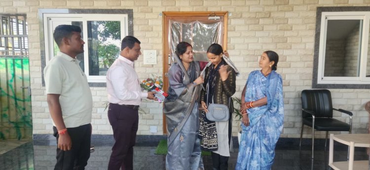 धमतरी की बेटी ज्योति साहू की बड़ी सफलता, CGPSC में चयन परभाजपा प्रदेश उपाध्यक्ष रंजना साहू ने सम्मानित कर दी बधाई