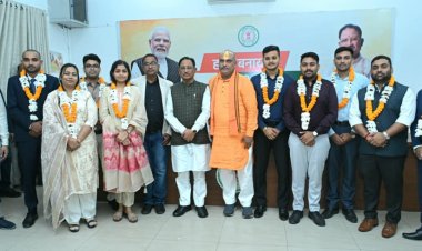 मुख्यमंत्री  विष्णु देव साय से छत्तीसगढ़ लोक सेवा आयोग 2024 के टॉप 10 अभ्यर्थियों ने की सौजन्य भेंट