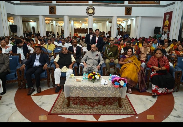 छह राज्यों के स्थापना दिवस पर सांस्कृतिक संगम, विधायक पुरंदर मिश्रा अपनी धर्मपत्नी के साथ हुए शामिल