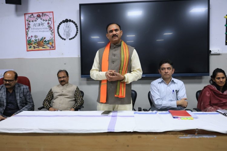 सेवा भाव से बनाइए लोगों के बीच अपनी साख: स्वास्थ्य मंत्री श्री श्याम बिहारी जायसवाल