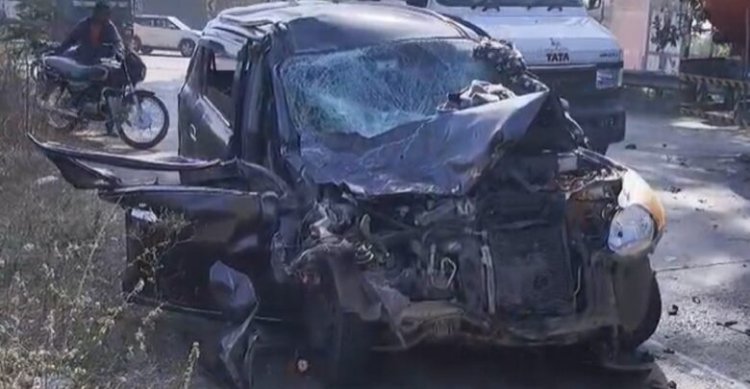 डीजल टैंकर और कार की जबरदस्त भिड़ंत, हादसे में एक की मौत 4 घायल, मचा हड़कंप