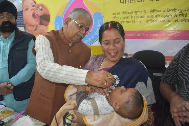 पल्स पोलियो अभियान 2025 का शुभारम्भ, पूर्व विधानसभा अध्यक्ष धरमलाल कौशिक ने बच्चों को पिलाया पोलियो ड्रॉप