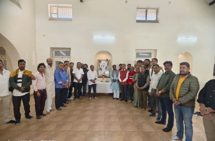 अविभाजित मध्य प्रदेश के प्रथम मुख्यमंत्री स्वर्गीय पं. रविशंकर शुक्ल जी की पुण्यतिथि पर उनको श्रद्धा सुमन अर्पित किया गया