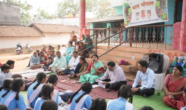 पेड़ की छांव में लगी बाल चौपाल से 2026 की सशक्त शुरुआत