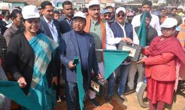  आदिम जाति मंत्री श्री नेताम ने किया जर्नी ऑफ सेनीटेशन हाईजिन का किया शुभारंभ