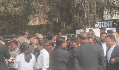 जिला न्यायालय को मिली बम से उड़ाने की धमकी ! मौके पर पहुंचे पुलिस के वरिष्ठ अधिकारी, मचा हड़कंप