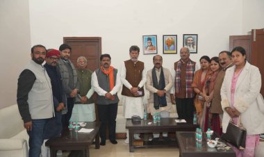 छत्तीसगढ़ के मुख्यमंत्री सहित भाजपा के महत्वपूर्ण नेता सांसद बृजमोहन अग्रवाल के दिल्ली स्थित आवास पर रात्रि भोज में हुए शामिल