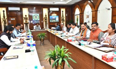 मुख्यमंत्री  विष्णु देव साय की अध्यक्षता में आज यहां सिविल लाईन स्थित मुख्यमंत्री निवास कार्यालय में आयोजित कैबिनेट की बैठक में अनेक महत्वपूर्ण निर्णय लिए गए -