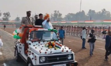 बस्तर संभाग मुख्य समारोह: उपमुख्यमंत्री अरुण साव ने फहराया तिरंगा, पढ़ा मुख्यमंत्री का संदेश