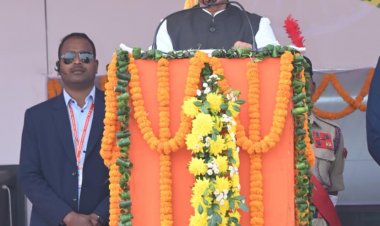 आप मन ल गणतंत्र दिवस के गाड़ा-गाड़ा बधाई अउ सुभकामना ।