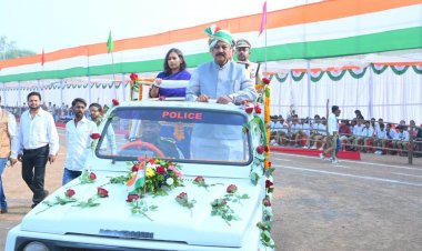 बेमेतरा जिले में सांसद  विजय बघेल ने फहराया राष्ट्रीय ध्वज