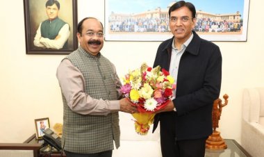 खेल मंत्री डॉ. मनसुख मांडविया से मिले डिप्टी सीएम साव, रायपुर में टेनिस की खेलो इंडिया एक्सिलेंस सेंटर स्वीकृत करने का किया अनुरोध