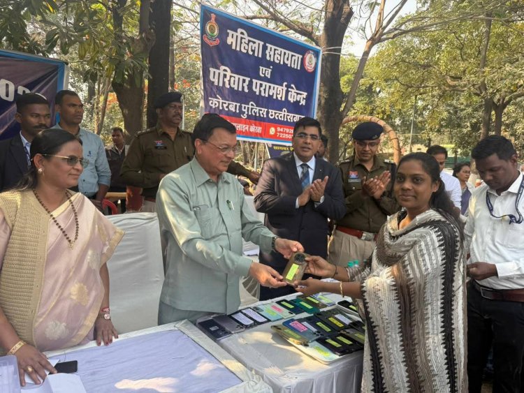 नव वर्ष के पहले दिन खिले 100 नागरिकों के चेहरे, लंबे समय से गुम हो चुके मोबाईल लौटाए