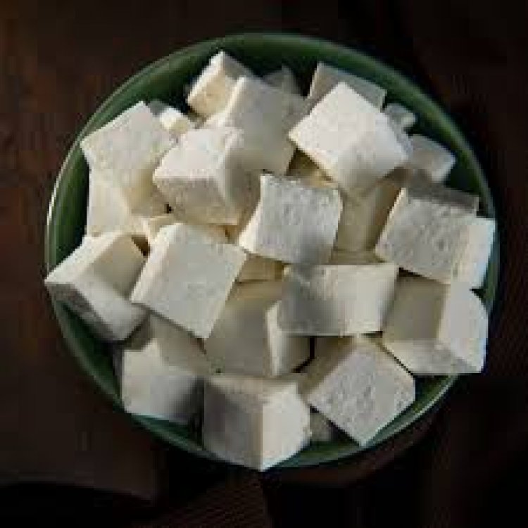 पनीर एवं डेयरी उत्पाद वाले प्रतिष्ठानों का औचक निरीक्षण : जांच के लिए सैंपल लिए गए