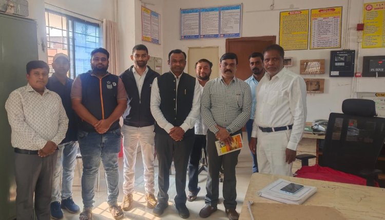 छत्तीसगढ़ चेम्बर ऑफ कॉमर्स एंड इंडस्ट्रीज के प्रतिनिधि और रेलवे प्रशासन ने यात्रियों एवं साधु-संतों की सुविधाओं का लिया जायजा