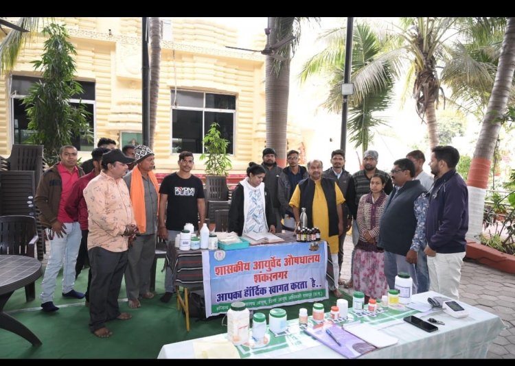 जगन्नाथ मंदिर परिसर में निरंतर आयुर्वेदिक स्वास्थ्य शिविर जनसेवा की मिसाल – पुरंदर मिश्रा