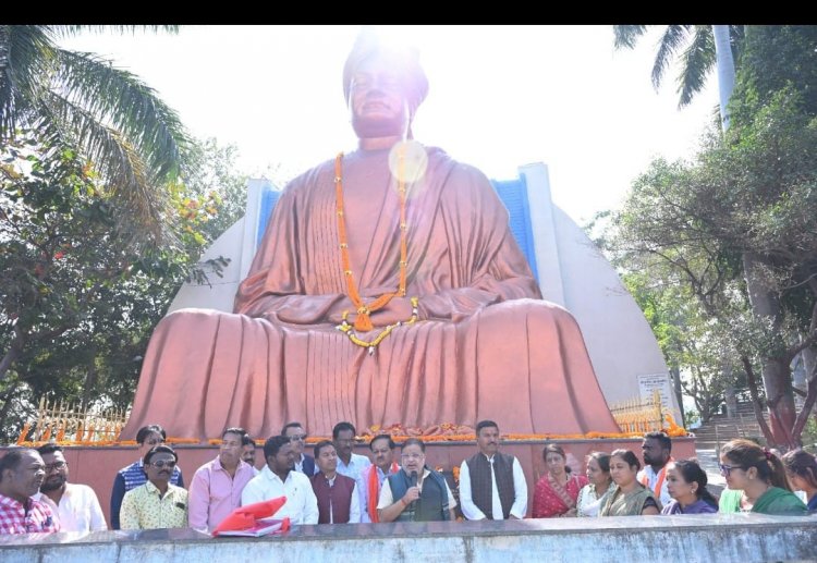युवाओं के आध्यात्मिक प्रेरणा स्त्रोत स्वामी विवेकानंद को जयन्ती राष्ट्रीय युवा दिवस पर रायपुर दक्षिण विधायक  सुनील सोनी ने किया सादर नमन