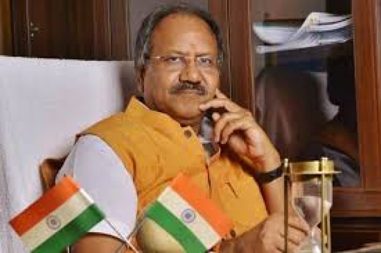 ग्रेटर कैलाश के बुजुर्ग दंपत्ति से ₹14.85 करोड़ की ठगी; सांसद बृजमोहन अग्रवाल ने सिंगापुर की तर्ज पर ‘मनी लॉक’ फीचर की वकालत की