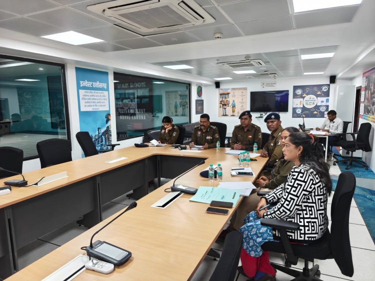 सीएमएचओ द्वारा सड़क दुर्घटना में घायल व्यक्ति को प्राथमिकता के आधार पर चिकित्सा व्यवस्था उपलब्ध कराने का दिया आश्वासन।  