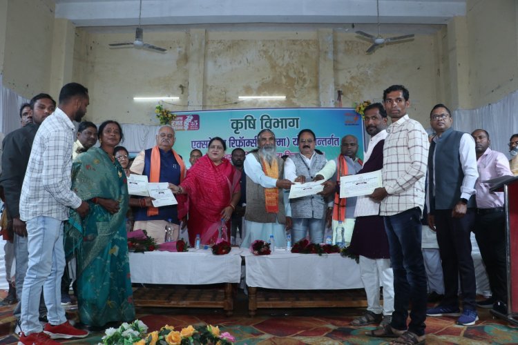 किसानों की आय दुगनी करने केन्द्र व राज्य सरकार निरंतर कार्य कर रही