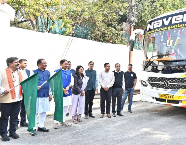 मुख्यमंत्री  विष्णु देव साय ने बस्तर संभाग के पंचायत प्रतिनिधियों को महाराष्ट्र अध्ययन भ्रमण के लिए किया रवाना