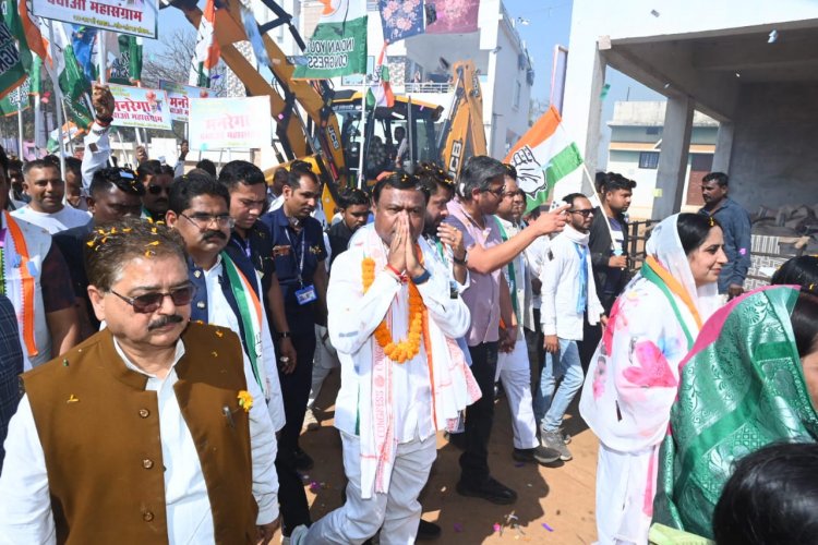 मनरेगा बचाओ संग्राम के तहत बेमेतरा में निकली पदयात्रा