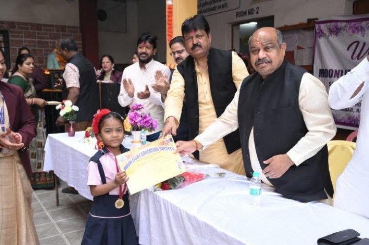 मूनलाइट स्कूल में सम्मान और संस्कृति का उत्सव, विधायक पुरंदर मिश्रा संग बच्चों के सपनों को मिली नई उड़ान