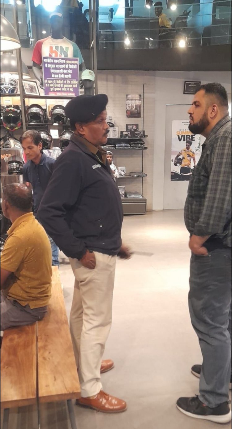 *एम.जी. रोड के 08 दुकानों में माडीफाइ सायलेंसर छापामार कार्यवाही