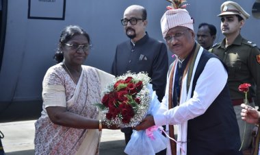 राष्ट्रपति द्रौपदी मुर्मू का जगदलपुर के मां दंतेश्वरी एयरपोर्ट में आत्मीय स्वागत