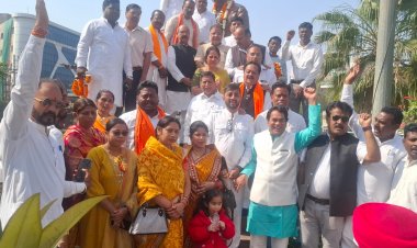 विधायक  सुनील सोनी  ने एकात्म मानववाद के प्रणेता, हमारे पथ-प्रदर्शक, भारतीय जनसंघ के संस्थापक सदस्य श्रद्धेय पंडित दीनदयाल उपाध्याय जी की पुण्यतिथि पर आज उनकी प्रतिमा पर पुष्प अर्पित कर उन्हें नमन किया।