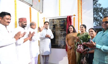 रायपुर पश्चिम में 'स्मार्ट अधोसंरचना' का स्वर्णिम अभ्युदय: विधायक राजेश मूणत ने टाटीबंध में समर्पित किया प्रदेश का सबसे भव्य 'महतारी सदन'