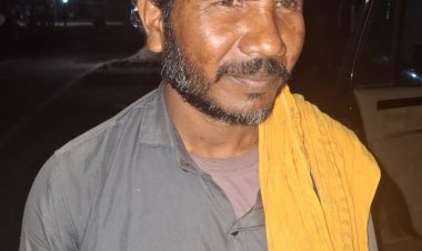 BREAKING NEWS: AK-47 के साथ डीवीसीएम नक्सली मल्लेश ने किया आत्मसमर्पण