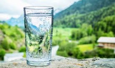 “वाटर फॉर आल" का स्टीकर प्रदर्शित हो तथा ग्राहकों को बिना किसी शुल्क के स्वच्छ पेयजल उपलब्ध कराया जाए।