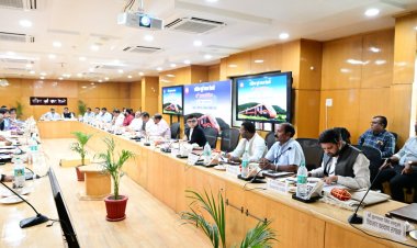 दक्षिण पूर्व मध्य रेलवे क्षेत्रीय रेलवे उपयोगकर्ता परामर्शदात्री समिति (ZRUCC) की 21 वी बैठक हुई सम्पन्न - कैट