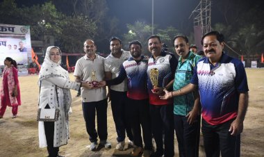 रायपुर नगर निगम मेयर कप क्रिकेट स्पर्धा:-नगर निगम जोन 4  ने जोन 2 की टीम को 7 विकेट से हराकर किया सेमीफाइनल में प्रवेश