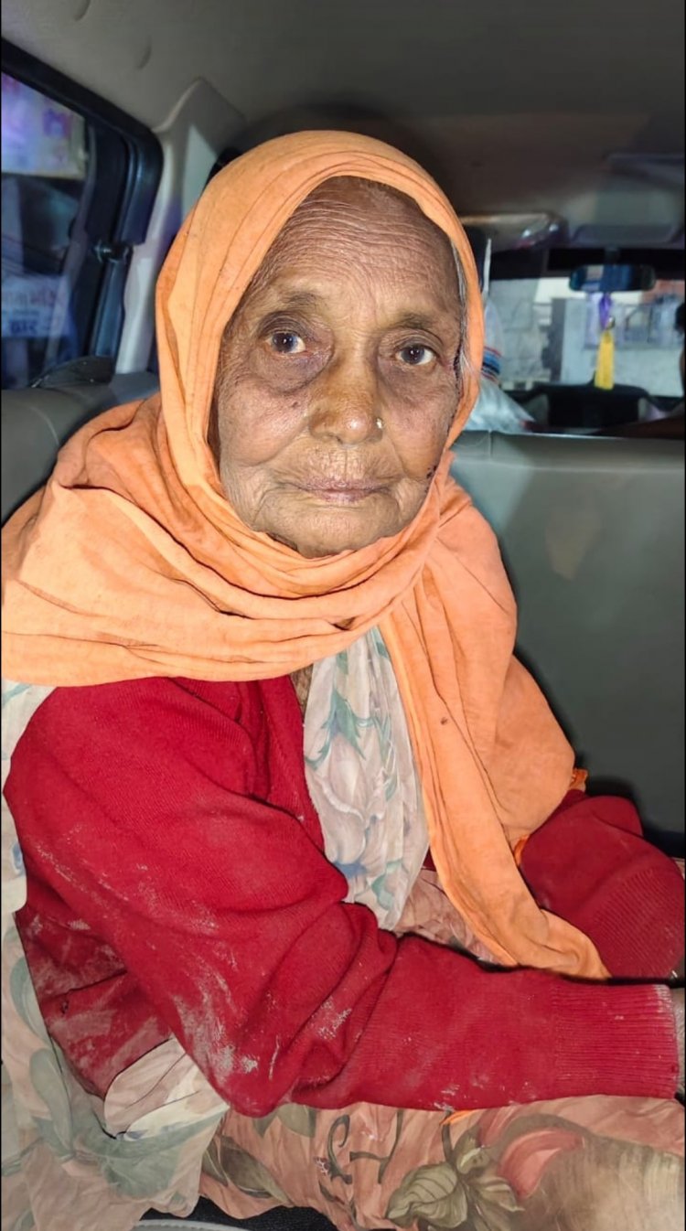 गुढ़ियारी पुलिस की मानवीय पहल, लावारिस बुजुर्ग महिला को सुरक्षित पहुंचाया वृद्धा आश्रम