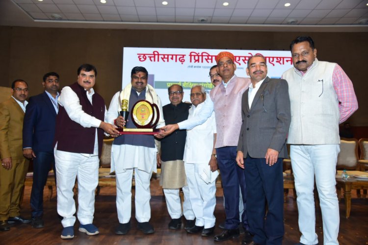 शासकीय विद्यालय संस्कार एवं सामाजिक सद्भावना के केंद्र हैं – गजेंद्र यादव