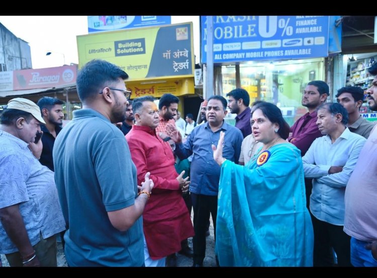 महापौर मीनल चौबे ने भाठागांव रोड में बार - बार होने वाले पाईप लाईन लीकेज पर गहन नाराजगी व्यक्त की