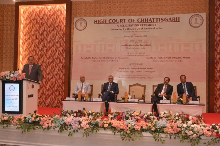 भारत के मुख्य न्यायाधीश ने छत्तीसगढ़ राज्य न्यायिक अकादमी की गौरवशाली विरासत को चिह्नित करते हुए ई-स्मारिका का डिजिटल विमोचन किया।