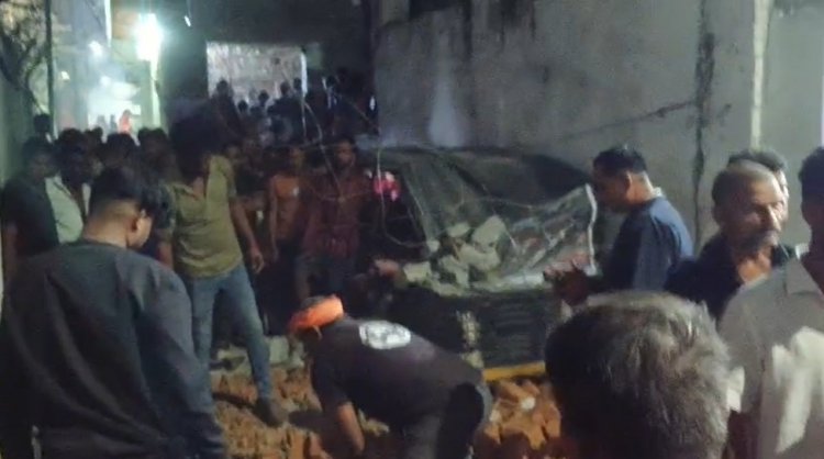 CG – दिल दहला देने वाला हादसा : दीवार गिरने से 2 साल के मासूम की मौत, दो की हालत गंभीर