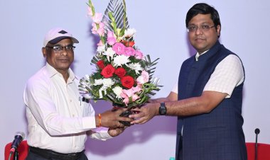 जनसंपर्क विभाग के अपर संचालक जे.एल. दरियो को सेवानिवृत्ति पर दी गई गरिमामय विदाई….