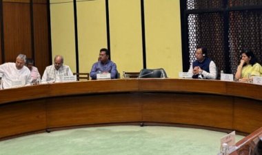 नागरिक उड्डयन मंत्रालय की पहलों की समीक्षा, सांसद बृजमोहन अग्रवाल ने छत्तीसगढ़ के लिए बेहतर एयर कनेक्टिविटी की उठाई मांग