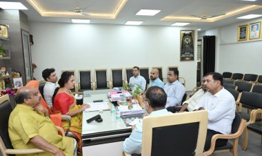 व्यापारियों को पार्किंग व्यवस्था स्वतः करनी होंगी